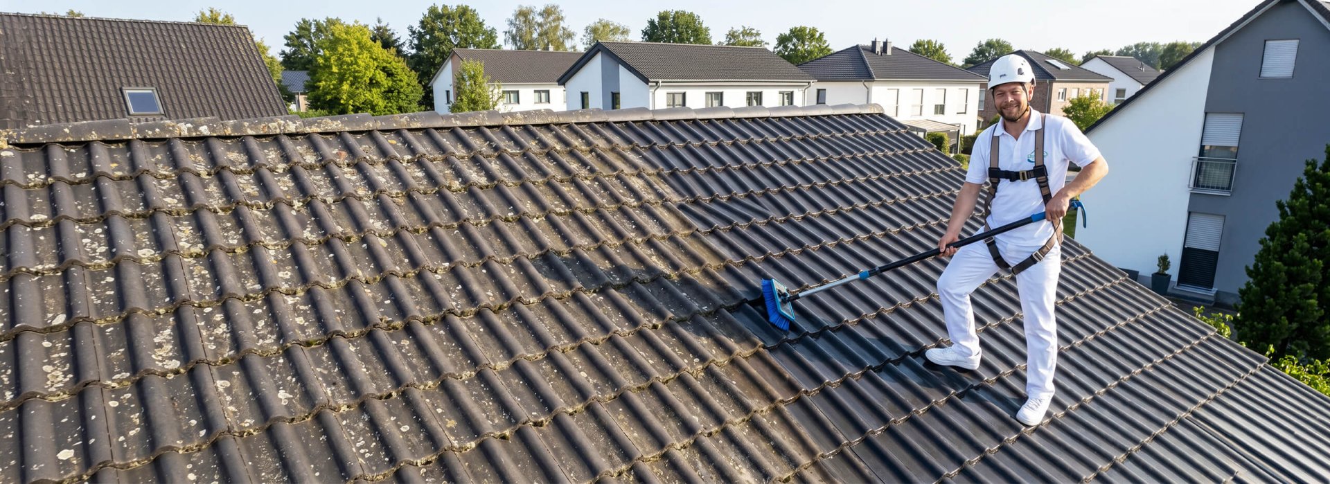 Dachreinigung in Bergisch Gladbach
